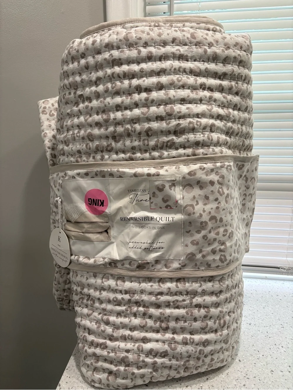 NEW Timeless Threads Reversible Quilted Bedspread - King, Gray Leopard Print
